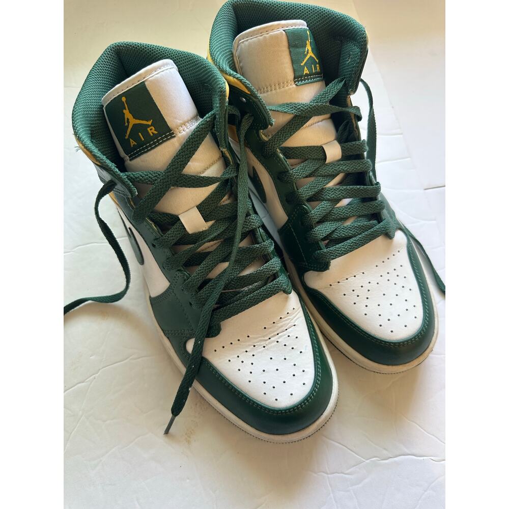 Nike Air Jordan 1 Mid Pine Green Gold Size 9.5